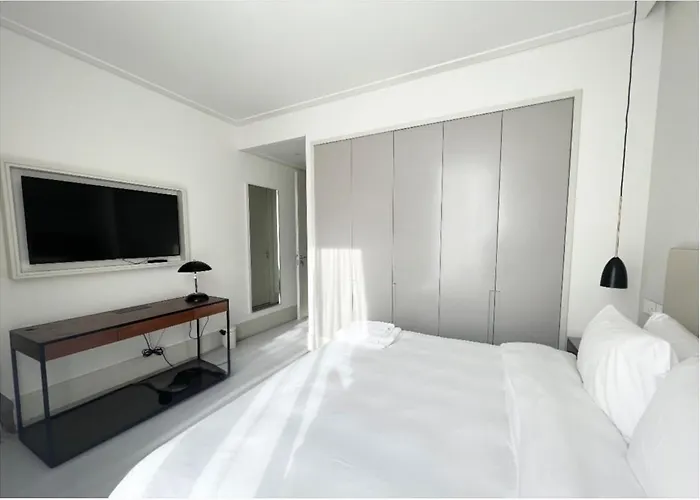 Diamond Studio Near Most City